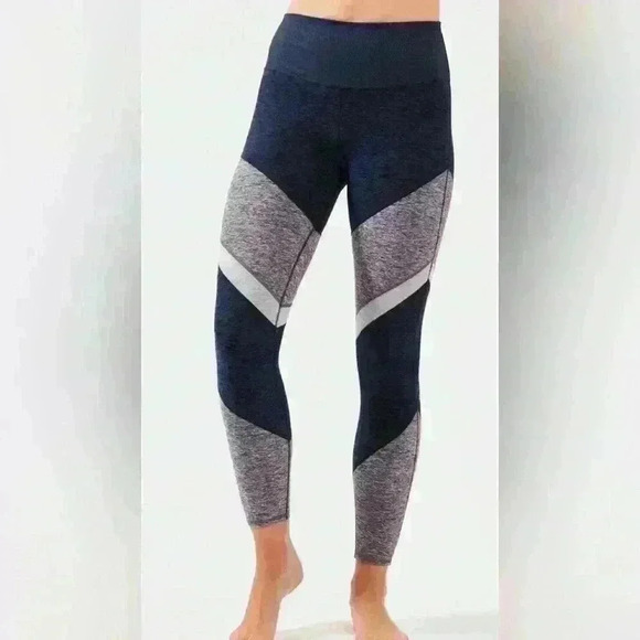 ALO Alosoft High Waist 7/8 Sheila Leggings in Berry And Gold Size Small - Picture 5 of 7